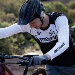 Maillot Fasthouse Alloy Block Blanc Noir 8 Maillot Fasthouse Alloy Block Blanc Noir -VTT-BMX Soldes maillot fasthouse alloy block white black 2